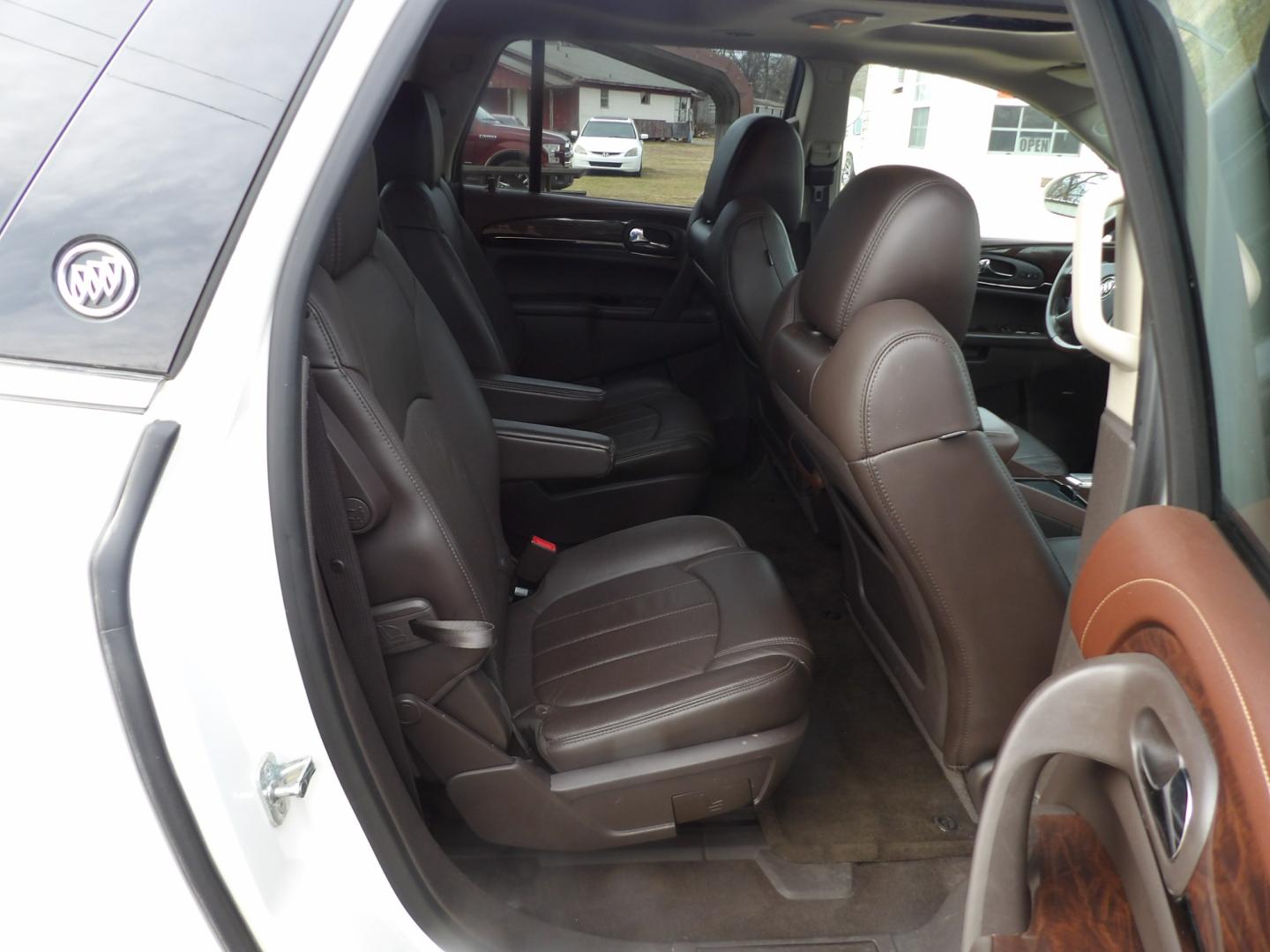 2014 White /Brown Buick Enclave (5GAKRBKD8EJ) , located at 401 First NE, Bearden, AR, 71720, (870) 687-3414, 33.726528, -92.611519 - Photo#18